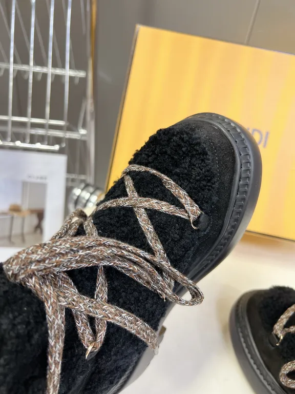 Fendi Shoe 